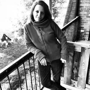 Meet your Posher, Emmanuelle